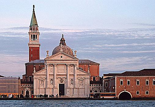 威尼斯代表元素（威尼斯的标志性建筑物是什么）