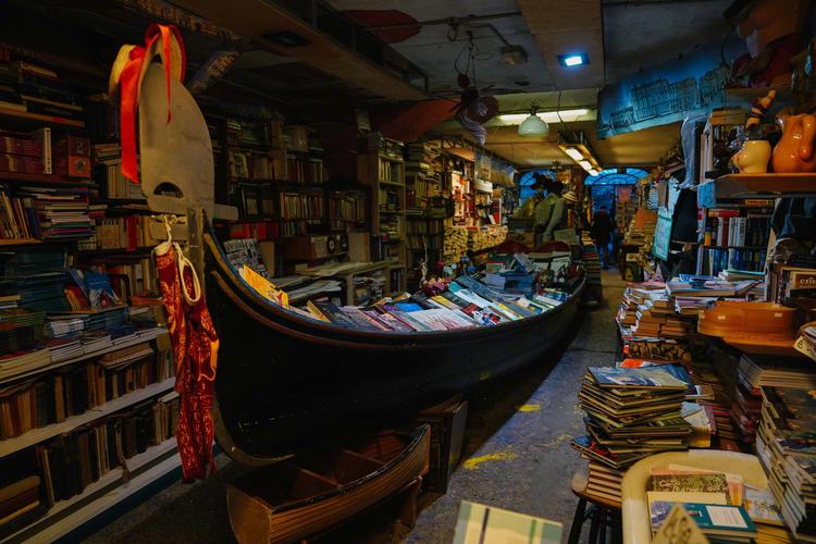 威尼斯沉船书屋（威尼斯沉船书店）