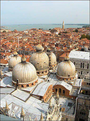 威尼斯侵略拜占庭（威尼斯的建筑风格是拜占庭）