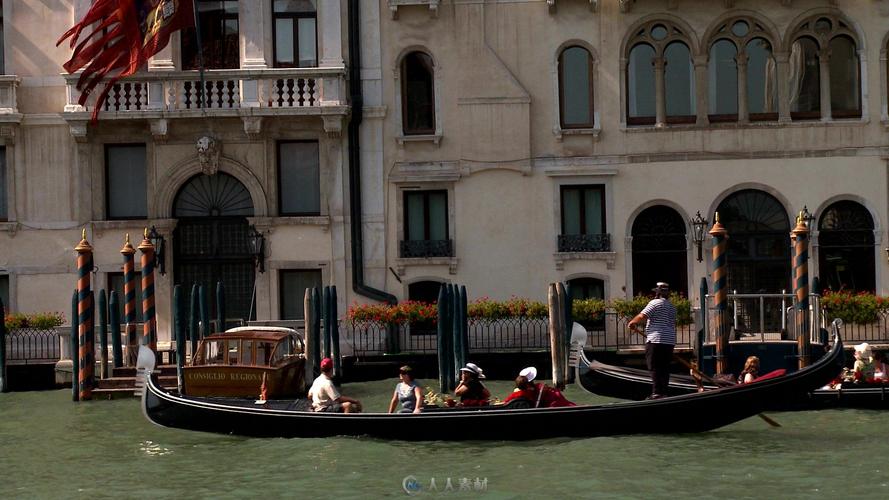 威尼斯小镇小艇（威尼斯小艇游览风光视频）
