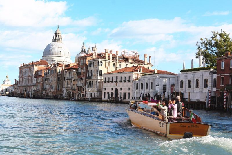 威尼斯运河游轮（威尼斯运河是海水吗）